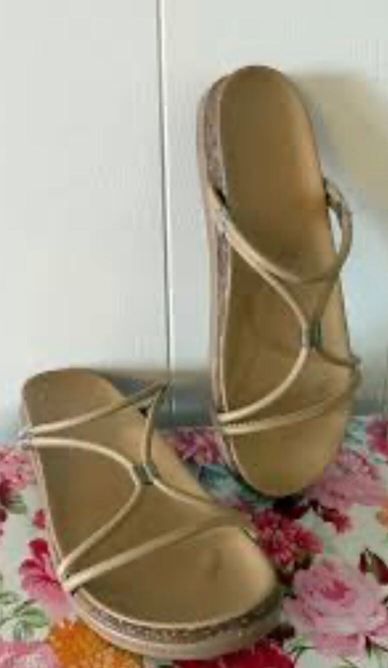 Project Cloud Women’s Strappy Sandals Tan Memory Foam Slip On Size 7.5